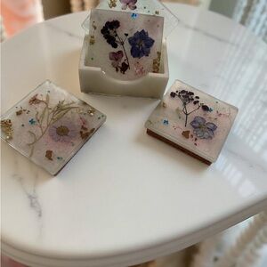 Handmade set of Resin Coasters with dried flowers